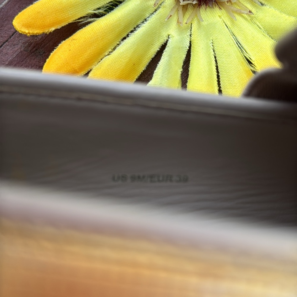 🩷 VINCE; Perforated Leather Blair Slip-On Sneaker in Metallic Gold; Wm. Sz. 9! - Picture 5 of 11